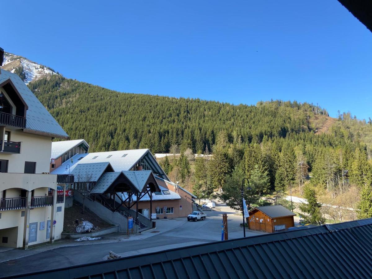 Poutran 2, Studio 4 Personnes Au Pied Des Pistes Avec Grande Terrasse Oz Bagian luar foto